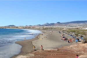En esta playa podemos ver la sección naturista.